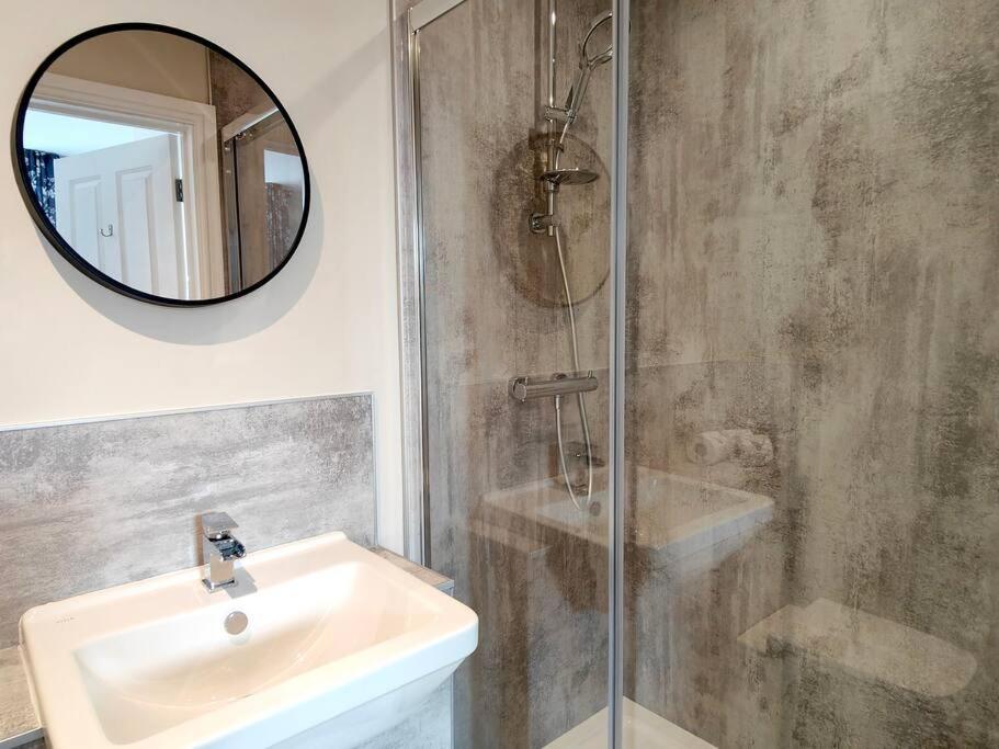 Carvetii - Anne House Room 2 - Dbl Bed First Floor En-Suite カーライル エクステリア 写真